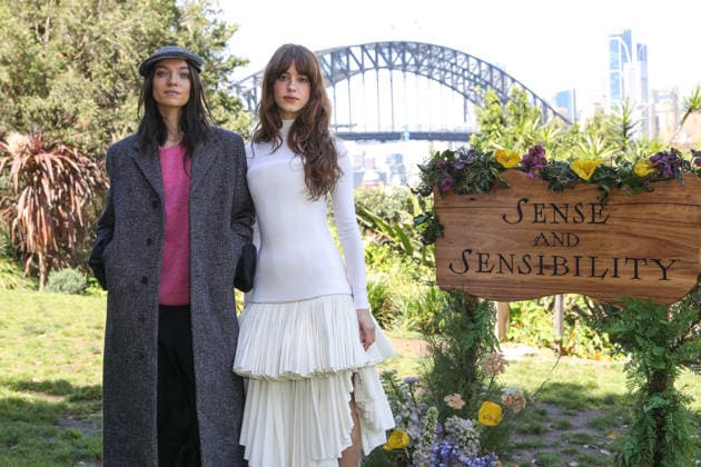 September 30, 2026: Sense and Sensibility cast members ESMo° CREED-MILES and DAISY EDGAR-JONES pose during a Photo Call at Wendy Whiteley s Secret Garden, Lavender Bay on September 30, 2026 in Sydney, NSW Australia  - ZUMAa155 20260930_aaa_a155_008 Copyright: xChristopherxKhouryx