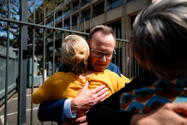 GREENS LEADERSHIP ANNOUNCEMENT, David Shoebridge hugs Larissa Waters after the press conference announcing the new leadership team of the Australian Greens, in Sydney, Wednesday, September 30, 2026. ( NO ARCHIVING SYDNEY NEW SOUTH WALES Australia  Copyright: xGEORGExCHANx 20260930124390765795