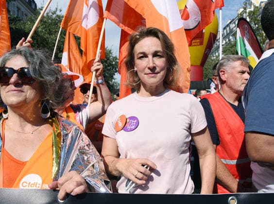 Marylise Leon At Public Service Demonstration For Working Conditions And Funding - Paris Marylise Leon (cfdt) at the demonstration of Public Service for working conditions and increased funding for public services and to support the high school blockades in Paris, France on September 29, 2026. Photo by Alain Apaydin ABACAPRESS.COM Paris France  Copyright: xApaydinxAlain ABACAx