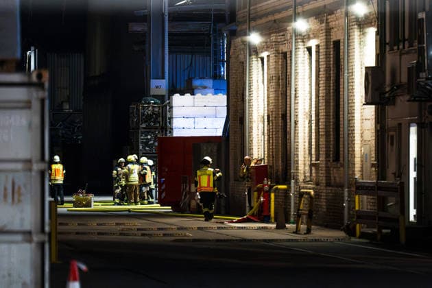 Battery Shredder in Flames; Smoke Reaches Rhineland-Palatinate; Millions in Damage On September 30, 2026, a shredder caught fire at a battery recycling plant in Ginsheim, Gustavsburg. The fire department responded with several fire com