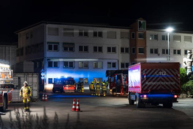 Battery Shredder in Flames; Smoke Reaches Rhineland-Palatinate; Millions in Damage On September 30, 2026, a shredder caught fire at a battery recycling plant in Ginsheim, Gustavsburg. The fire department responded with several fire com