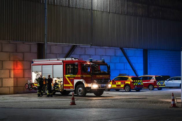 Battery Shredder in Flames; Smoke Reaches Rhineland-Palatinate; Millions in Damage On September 30, 2026, a shredder caught fire at a battery recycling plant in Ginsheim, Gustavsburg. The fire department responded with several fire com