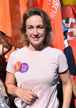 Marylise Leon At Public Service Demonstration For Working Conditions And Funding - Paris Marylise Leon (cfdt) at the demonstration of Public Service for working conditions and increased funding for public services and to support the high school blockades in Paris, France on September 29, 2026. Photo by Alain Apaydin ABACAPRESS.COM Paris France  Copyright: xApaydinxAlain ABACAx