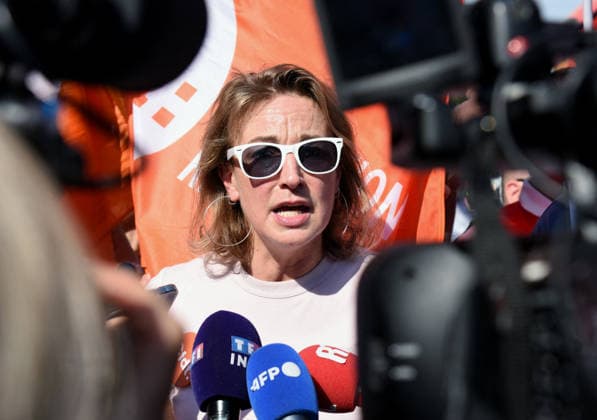 Marylise Leon At Public Service Demonstration For Working Conditions And Funding - Paris Marylise Leon (cfdt) at the demonstration of Public Service for working conditions and increased funding for public services and to support the high school blockades in Paris, France on September 29, 2026. Photo by Alain Apaydin ABACAPRESS.COM Paris France  Copyright: xApaydinxAlain ABACAx
