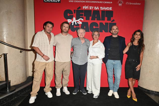 Fifi Et Sa Bande, C’etait Pas Gagne Premiere - Paris Philippe Lacheau with his parents Gerard and Huguette Lacheau, his brother Pierre Lacheau and Reem Kherici attending the premiere of the Canal Plus documentary series ‘Fifi et sa bande, c’etait pas gagne’ about actor Philippe Lacheau, held at Max Linder Panorama cinema, in Paris, France, on September 29th, 2026. Photo by Mireille Ampilhac ABACAPRESS.COM Paris France  Copyright: xAmpilhacxMireille ABACAx