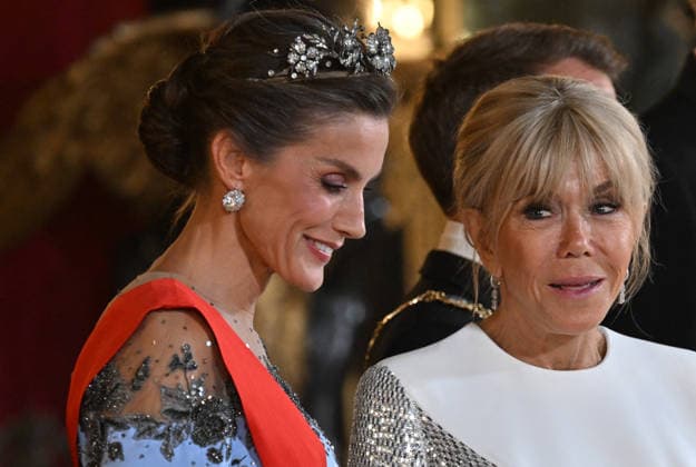 King Felipe VI of Spain, Queen Letizia of Spain, French President Emmanuel Macron, and his wife, First Lady Brigitte Macron, arrive at the gala dinner in honor of the French presidential couple at the Royal Palace in Madrid, Spain, on September 29, 2026. The French presidential couple is on a two-day official visit to Spain. Christian Liewig Bestimage King Felipe VI of Spain, Queen Letizia of Spain, French President Emmanuel Macron, and his wife, First Lady Brigitte Macron, arrive at the gala dinner in honor of the French presidential couple at the Royal Palace in Madrid, Spain, on September 29, 2026. The French presidential couple is on a two-day official visit to Spain. Madrid, Spain  Copyright: xChristianxLiewigx xBestimagexChristianxLiewigx xBestimagex