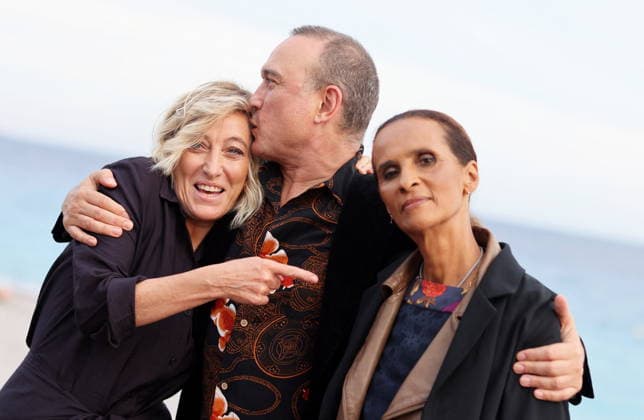 Valeria Bruni Tedeschi, Vincent Perez and his wife Karine Silla at the photocall for the film *Un jeu dangereux* during the 8th edition of the Cinéroman Festival in Nice on September 29, 2026. Jacovides Bebert, Bestimage. Photocall for the film *Un jeu dangereux* at the 8th edition of the Cinéroman Festival in Nice on September 29, 2026, Nice, France  Copyright: xDominiquexJacovidesx-xBrunoxBebertx xBestimagexDominiquexJacovidesx-xBrunoxBebertx xBestimagex