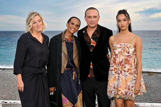 Valeria Bruni Tedeschi, Vincent Perez with his wife Karine Silla and their daughter Tess. Photocall for the film *Un jeu dangereux* at the 8th edition of the Cinéroman Festival in Nice on September 29, 2026, Nice, France  Copyright: xDominiquexJacovidesx-xBrunoxBebertx xBestimagexDominiquexJacovidesx-xBrunoxBebertx xBestimagex
