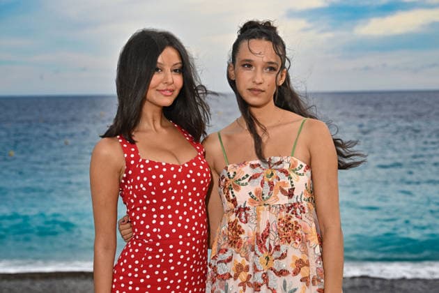 Zahia Dehar and Tess Perez at the photocall for the film *Un jeu dangereux* during the 8th edition of the Cinéroman Festival in Nice on September 29, 2026. Jacovides Bebert, Bestimage. Photocall for the film *Un jeu dangereux* at the 8th edition of the Cinéroman Festival in Nice on September 29, 2026, Nice, France  Copyright: xDominiquexJacovidesx-xBrunoxBebertx xBestimagexDominiquexJacovidesx-xBrunoxBebertx xBestimagex