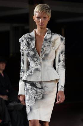 PFW - Torisheju Runway A model walks the runway during the Torisheju Womenswear Spring Summer 2027 show at Musée de l armée as part of Paris Fashion Week on September 29, 2026 in Paris, France. Photo by Alain-Gil Gonzalez ABACAPRESS..COM Paris France  Copyright: xGonzalezxAlain-Gil ABACAx