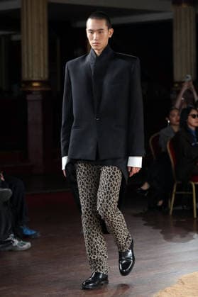 PFW - Torisheju Runway A model walks the runway during the Torisheju Womenswear Spring Summer 2027 show at Musée de l armée as part of Paris Fashion Week on September 29, 2026 in Paris, France. Photo by Alain-Gil Gonzalez ABACAPRESS..COM Paris France  Copyright: xGonzalezxAlain-Gil ABACAx