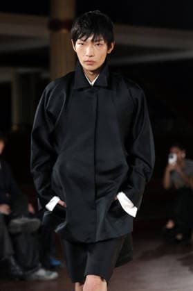 PFW - Torisheju Runway A model walks the runway during the Torisheju Womenswear Spring Summer 2027 show at Musée de l armée as part of Paris Fashion Week on September 29, 2026 in Paris, France. Photo by Alain-Gil Gonzalez ABACAPRESS..COM Paris France  Copyright: xGonzalezxAlain-Gil ABACAx