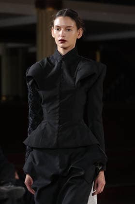 PFW - Torisheju Runway A model walks the runway during the Torisheju Womenswear Spring Summer 2027 show at Musée de l armée as part of Paris Fashion Week on September 29, 2026 in Paris, France. Photo by Alain-Gil Gonzalez ABACAPRESS..COM Paris France  Copyright: xGonzalezxAlain-Gil ABACAx