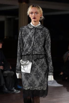 PFW - Torisheju Runway A model walks the runway during the Torisheju Womenswear Spring Summer 2027 show at Musée de l armée as part of Paris Fashion Week on September 29, 2026 in Paris, France. Photo by Alain-Gil Gonzalez ABACAPRESS..COM Paris France  Copyright: xGonzalezxAlain-Gil ABACAx