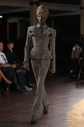 PFW - Torisheju Runway A model walks the runway during the Torisheju Womenswear Spring Summer 2027 show at Musée de l armée as part of Paris Fashion Week on September 29, 2026 in Paris, France. Photo by Alain-Gil Gonzalez ABACAPRESS..COM Paris France  Copyright: xGonzalezxAlain-Gil ABACAx