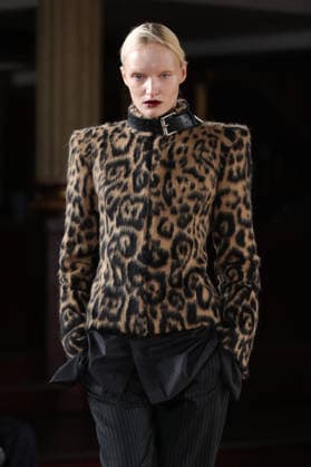 PFW - Torisheju Runway A model walks the runway during the Torisheju Womenswear Spring Summer 2027 show at Musée de l armée as part of Paris Fashion Week on September 29, 2026 in Paris, France. Photo by Alain-Gil Gonzalez ABACAPRESS..COM Paris France  Copyright: xGonzalezxAlain-Gil ABACAx