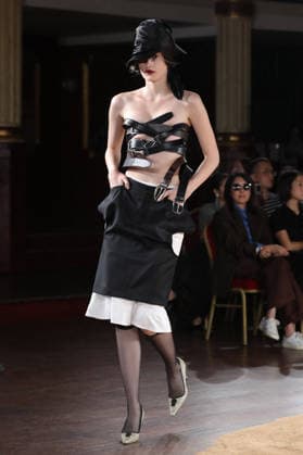 PFW - Torisheju Runway A model walks the runway during the Torisheju Womenswear Spring Summer 2027 show at Musée de l armée as part of Paris Fashion Week on September 29, 2026 in Paris, France. Photo by Alain-Gil Gonzalez ABACAPRESS..COM Paris France  Copyright: xGonzalezxAlain-Gil ABACAx