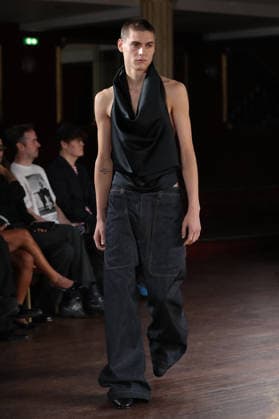 PFW - Torisheju Runway A model walks the runway during the Torisheju Womenswear Spring Summer 2027 show at Musée de l armée as part of Paris Fashion Week on September 29, 2026 in Paris, France. Photo by Alain-Gil Gonzalez ABACAPRESS..COM Paris France  Copyright: xGonzalezxAlain-Gil ABACAx