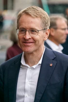CNTV CITY HALL: Schleswig-Holstein s Minister President Daniel Guenther (CDU) at Hamburg City Hall on September 29, 2026, Hamburg, Germany