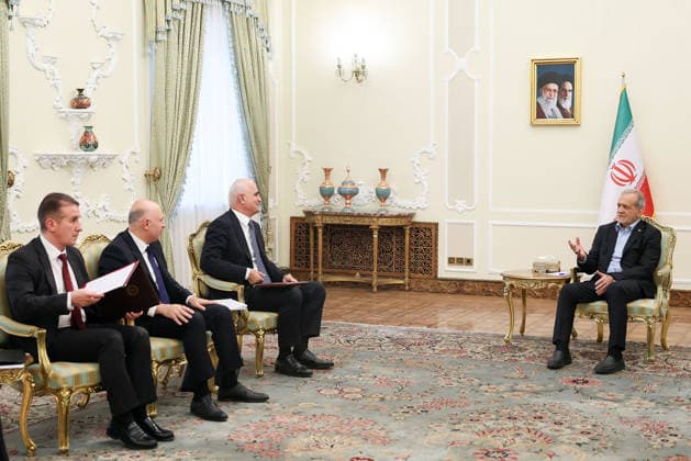 September 29, 2026, Tehran, Iran: Iranian President Masoud Pezeshkian (R) meets Azerbaijan s Deputy Prime Minister Shahin Mustafayev at the presidential office in Tehran, Iran, on September 29, 2026. Tehran Iran - ZUMAi98_ 20260929_zih_i98_003 Copyright: xIranianxPresidencyx