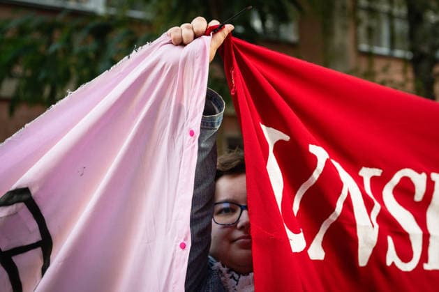 September 30, 2026, Budapest, Budapest, Hungary: Support demonstration for the release of German antifa activist MAJA T. in front of the Budapest-Capital Regional Court of Appeal on 30 September, 2026 Budapest Hungary - ZUMAa256 20260930_zip_a256_005 Copyright: xDanielxAlfoldix