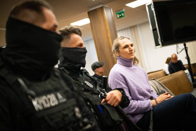 September 30, 2026, Budapest, Budapest, Hungary: German antifa activist MAJA T. stand before the Budapest-Capital Regional Court of Appeal on 30 September, 2026 Budapest Hungary - ZUMAa256 20260930_zip_a256_011 Copyright: xDanielxAlfoldix
