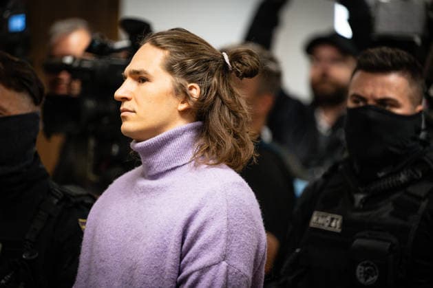 September 30, 2026, Budapest, Budapest, Hungary: German antifa activist MAJA T. stand before the Budapest-Capital Regional Court of Appeal on 30 September, 2026 Budapest Hungary - ZUMAa256 20260930_zip_a256_012 Copyright: xDanielxAlfoldix