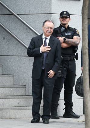 The judge of the National Court is hearing testimony today from the president of Ceuta regarding the mass influx of migrants. The president of Ceuta, Juan Jesús Vivas, upon his arrival at the National Court on September 30, 2026, in Madrid, Spain. Vivas is testifying as a witness in the National Court case investigating the mass influx of migrants into Ceuta last July. The president of Ceuta has already stated in several television interviews that he intends to report to the court on all the calls and alerts he sent to the central government in the days leading up to the events. SEPTEMBER 30, 2026, Spain  Copyright: xGustavoxValientex 7809662
