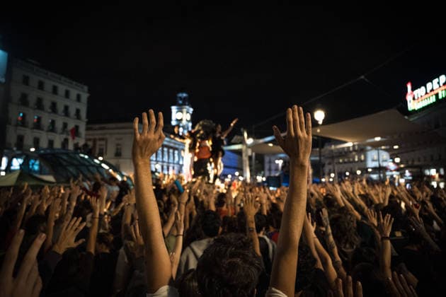 September 30, 2026, Madrid, Madrid, SPAIN: Thousands of protesters come out to defend the social encampment in Puerta del Sol square, Madrid, where various groups and social movements have set up to defend the universal right to housing and denounce the current system. Madrid SPAIN - ZUMAc270 20260930_zip_c270_001 Copyright: xDavidxCruzxSanzx