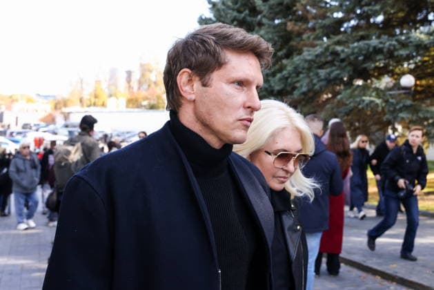 RUSSIA, MOSCOW - SEPTEMBER 30, 2026: Actor and singer Aleksey Elistratov attends a farewell ceremony for music critic Sergei Sosedov at Troyekurovskoye Cemetery. Sosedov died in an accident in the Republic of Sakha (Yakutia) on September 23, at the age of 59. Artyom Geodakyan TASS  98559476