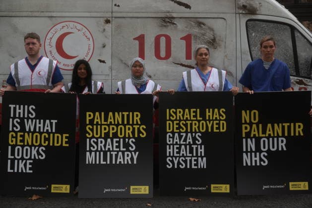 . 30 09 2026. London, United Kingdom. Amnesty International UK¯ Protest Palantir. A life-size Palestinian ambulance, riddled with bullet holes and partially blown apart, on the doorstep of Palantir s London headquarters, as campaigners call on the Government not to extend its NHS England contract with the controversial US technology company.  xMartynxWheatleyx xi-Imagesx IIM-27032-0005