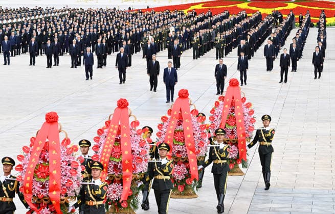 (260930) -- BEIJING, Sept. 30, 2026 -- Chinese President Xi Jinping and other leaders of the Communist Party of China and the state including Li Qiang, Zhao Leji, Wang Huning, Cai Qi, Ding Xuexiang, Li Xi and Han Zheng attend a ceremony to present flower baskets to fallen national heroes at Tian anmen Square in Beijing, capital of China, Sept. 30, 2026. The event was held to mark Martyrs Day. Observed on Sept. 30, one day before National Day, the day commemorates those who gave their lives for national independence and prosperity. ) CHINA-BEIJING-LEADERS-MARTYRS DAY-CEREMONY (CN) ShenxHong