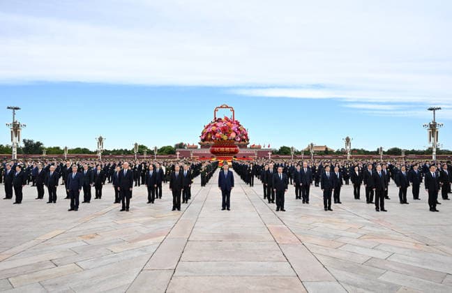 (260930) -- BEIJING, Sept. 30, 2026 -- Chinese President Xi Jinping and other leaders of the Communist Party of China and the state including Li Qiang, Zhao Leji, Wang Huning, Cai Qi, Ding Xuexiang, Li Xi and Han Zheng attend a ceremony to present flower baskets to fallen national heroes at Tian anmen Square in Beijing, capital of China, Sept. 30, 2026. The event was held to mark Martyrs Day. Observed on Sept. 30, one day before National Day, the day commemorates those who gave their lives for national independence and prosperity. ) CHINA-BEIJING-LEADERS-MARTYRS DAY-CEREMONY (CN) YanxYan