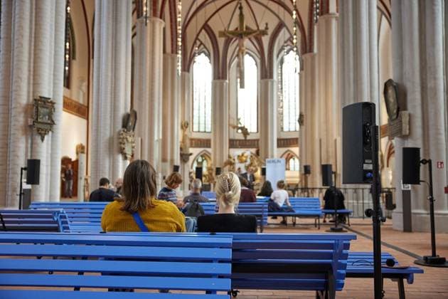 Chorus: A Sound Installation by Annika Kahrs ** FOR EDITORIAL USE ONLY ** EDITORIAL USE ONLY ** Visitors stand and sit in St. Nicholas Church during the sound installation *Chorus*, a sound installation by Annika Kahrs. The sound installation can be heard from October 2 through April 18, 2027, and begins on the hour. Germany, Berli Copyright: JörgxCarstensen doc87tovcagegoi62eiqn2 ,EDITORIAL USE ONLY Copyright: JörgxCarstensen