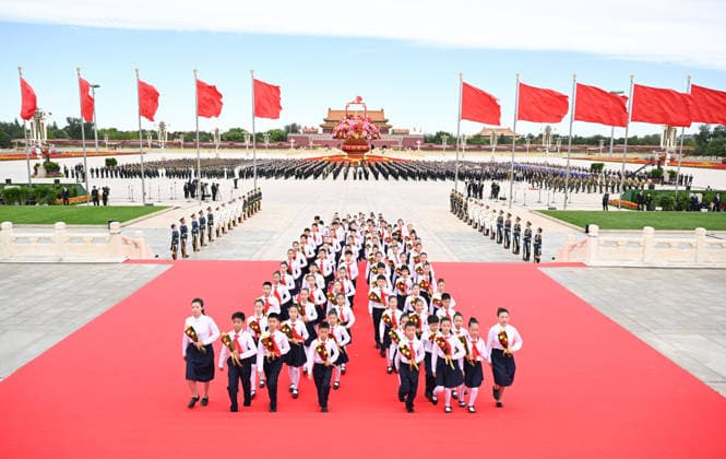 (260930) -- BEIJING, Sept. 30, 2026 -- A ceremony to present flower baskets to fallen national heroes to mark Martyrs Day is held at Tian anmen Square in Beijing, capital of China, Sept. 30, 2026. ) CHINA-BEIJING-MARTYRS DAY-FLOWER BASKETS PRESENTING-CEREMONY (CN) LixXiang 
