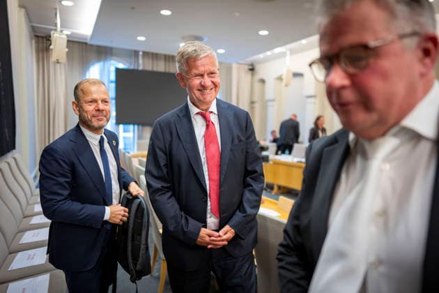 Epstein Hearing Begins in the Storting, Oslo, September 30, 2026 Former Minister of Climate and the Environment and Minister of Development Erik Solheim and Heikki Holmas, along with Committee Chair Per Willy Amundsen, following the Storting’s Control and Constitution Committee’s public hearing on the practices of the  Copyright: xHeikoxJungex xNTBx