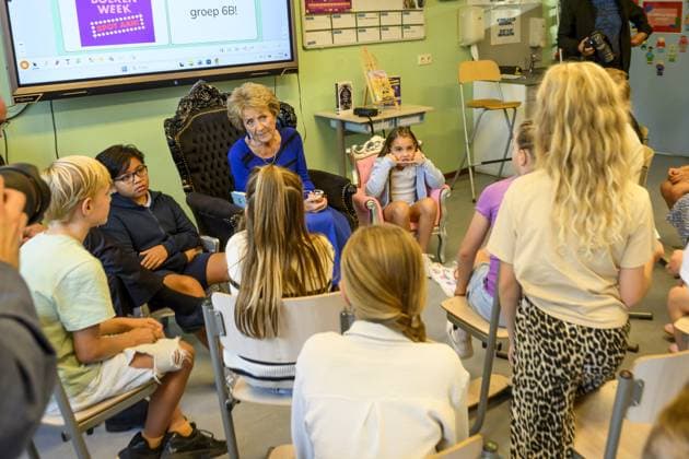 Apeldoorn, The Netherlands, 2026-09-30 08:56:37 APELDOORN , 30-09-2026, KBS Hertog van Gelre Princess Margriet reads aloud during Children s Book Week at KBS Hertog van Gelre in Apeldoorn. After the opening of Children s Book Week, Princess Margriet reads to the pupils of group 6B. The theme of Children s Book Week is Spotlight on! . KBS Hertog van Gelre has approximately 370 pupils, divided into 16 groups. PHOTO: NLBeeld Patrick van Emst Credit: NL Beeld Patrick van Emst  Copyright: xx x