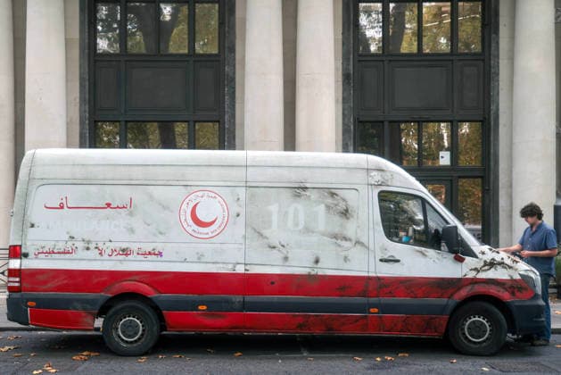 . 30 09 2026. London, United Kingdom. Amnesty International UK¯ Protest Palantir. A life-size Palestinian ambulance, riddled with bullet holes and partially blown apart, on the doorstep of Palantir s London headquarters, as campaigners call on the Government not to extend its NHS England contract with the controversial US technology company.  xMartynxWheatleyx xi-Imagesx IIM-27032-0008
