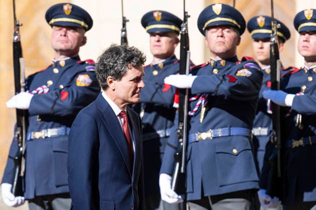 Czech President Petr Pavel, not seen, and Romanian President Nicusor Dan, pictured, during the welcoming ceremony at the Prague Castle, in Prague, Czech Republic, on September 30, 2026. (CTKxPhoto MichalxKamaryt) CTKPhotoP2026093003620  CTKPhotoP2026093003620