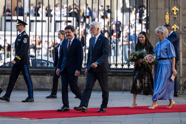 Czech President Petr Pavel, middle, with his wife Eva Pavlova, right, and Romanian President Nicusor Dan, front left, with his partner Mirabela Gradinaru, 2nd from left, during the welcoming ceremony at the Prague Castle, in Prague, Czech Republic, on September 30, 2026. (CTKxPhoto MichalxKamaryt) CTKPhotoP2026093003636 CTKPhotoP2026093003636