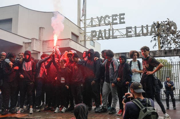 RECORD DATE NOT STATED Students Protest at Paul Eluard secondary school - Saint Denis Students pictured in front of Paul Eluard secondary school in Saint-Denis, North of Paris, on September 30, 2026 as they continue their protest to demand the hiring of substitute teachers, increased resources, and decent learning conditions. Photo by Raphael Lafargue ABACAPRESS.COM  Copyright: xLafarguexRaphael ABACAx