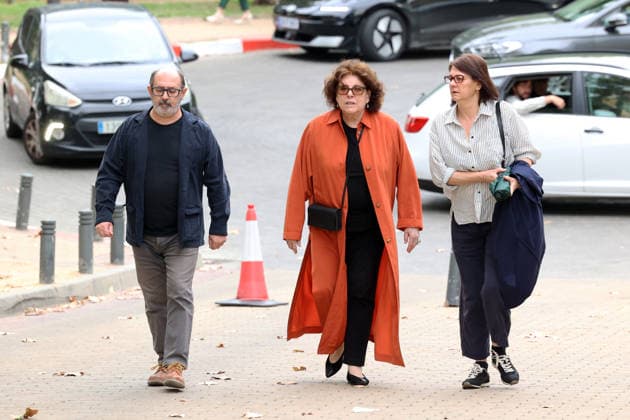 Family and friends bid farewell to filmmaker Gonzalo Suárez Actress Charo López arrives at the funeral home to say her final goodbye to filmmaker Gonzalo Suárez on September 30, 2026, in Madrid, Spain CELEBRITIES FUNERAL HOME DEATH FILMMAKER Ángel Díaz Brin Madrid Madrid Spain  Copyright: xÃngelxDiazxBrinasx 7809971