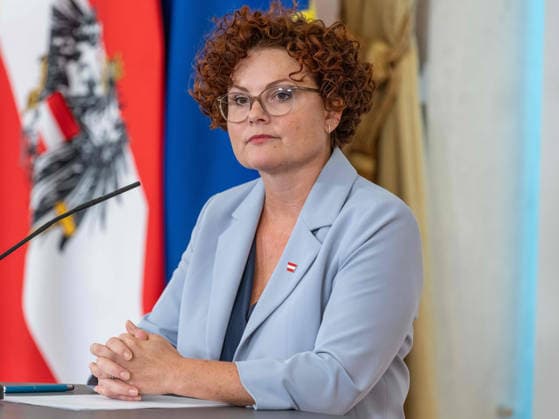 September 30, 2026, Press Reception Following the Cabinet Meeting 015 *Zehetner* on September 30, 2026, at the press reception following the federal government’s cabinet meeting at the Federal Chancellery in Vienna, Vienna, Austria