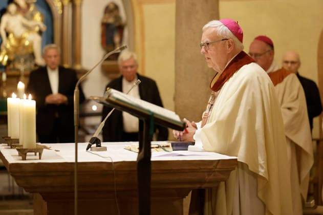 Heiner Koch at the worship service on the third day of the fall plenary assembly of the German Bishops Conference at St. Michael s Church in Fulda, September 30, 2026 Foto:xP.xBackx xFuturexImagex bischofskonferenz_6705