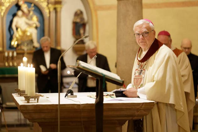 Heiner Koch at the worship service on the third day of the fall plenary assembly of the German Bishops Conference at St. Michael s Church in Fulda, September 30, 2026 Foto:xP.xBackx xFuturexImagex bischofskonferenz_6706
