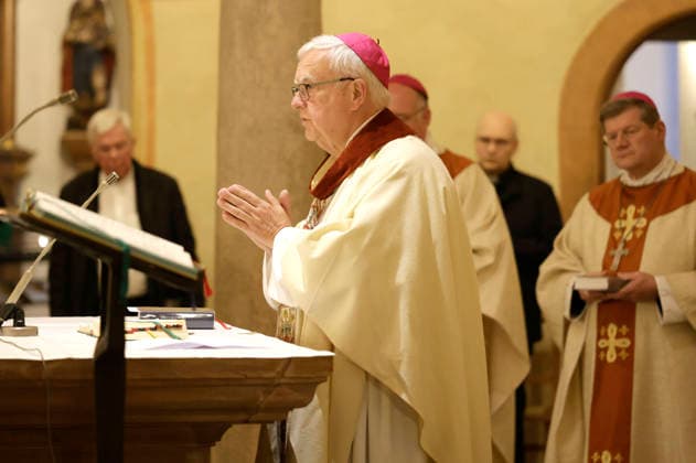 Heiner Koch at the worship service on the third day of the fall plenary assembly of the German Bishops Conference at St. Michael s Church in Fulda, September 30, 2026 Foto:xP.xBackx xFuturexImagex bischofskonferenz_6707