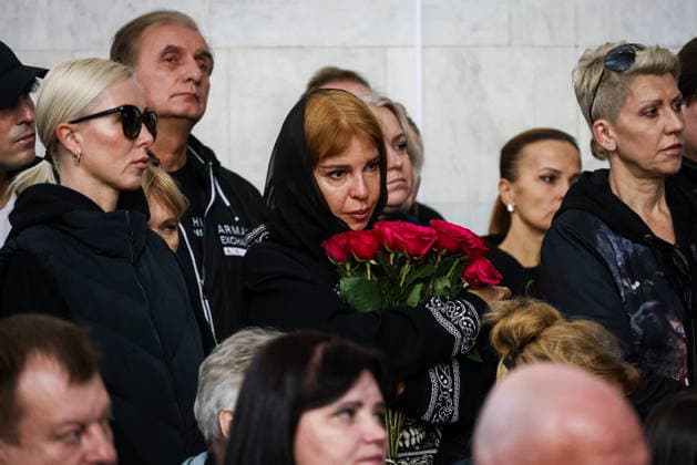 RUSSIA, MOSCOW - SEPTEMBER 30, 2026: Singer Natalia Shturm attends a farewell ceremony for music critic Sergei Sosedov at Troyekurovskoye Cemetery. Sosedov died in an accident in the Republic of Sakha (Yakutia) on September 23, at the age of 59 Moscow Russia  - ZUMAt113 20260930_zaa_t113_086 Copyright: xArtyomxGeodakyanx
