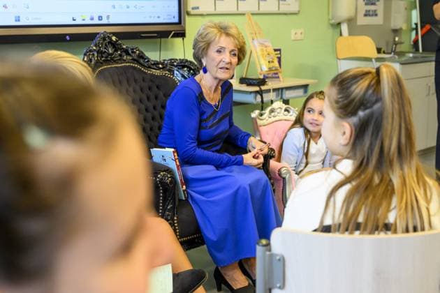 Princess Margriet Launches Children s Book Week - Apeldoorn Princess Margriet reads aloud during Children s Book Week at KBS Hertog van Gelre in Apeldoorn, Netherlands on September 30, 2026. After the opening of Children s Book Week, Princess Margriet reads to the pupils of group 6B. The theme of Children s Book Week is Spotlight on! . KBS Hertog van Gelre has approximately 370 pupils, divided into 16 groups. Photo by NLBeeld Patrick van Emst ABACAPRESS.COM Apeldoorn Netherlands  Copyright: xBrunoxPress ABACAx