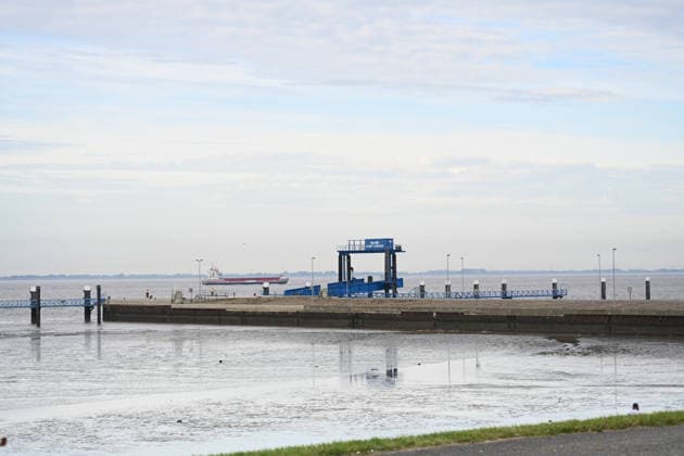 A military port for the Navy is to be built at Rysumer Nacken. View of Rysumer Nacken. A new military port for the Navy is to be built in Emden, East Frisia. The new naval port will require 40 Copyright: xdiebildwerftx