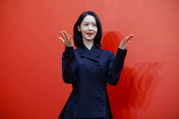 South Korean celebrities attend Amorepacific exhibition in Seoul South Korean singer and actress Yoona poses during the opening of the Secret Garden, Crafted in Time exhibition by South Korea s leading cosmetics company Amorepacific in Seoul, South Korea, on September 30, 2026. Seoul South Korea  Copyright: xMatrixxImagesx xJungxUi-Chelx